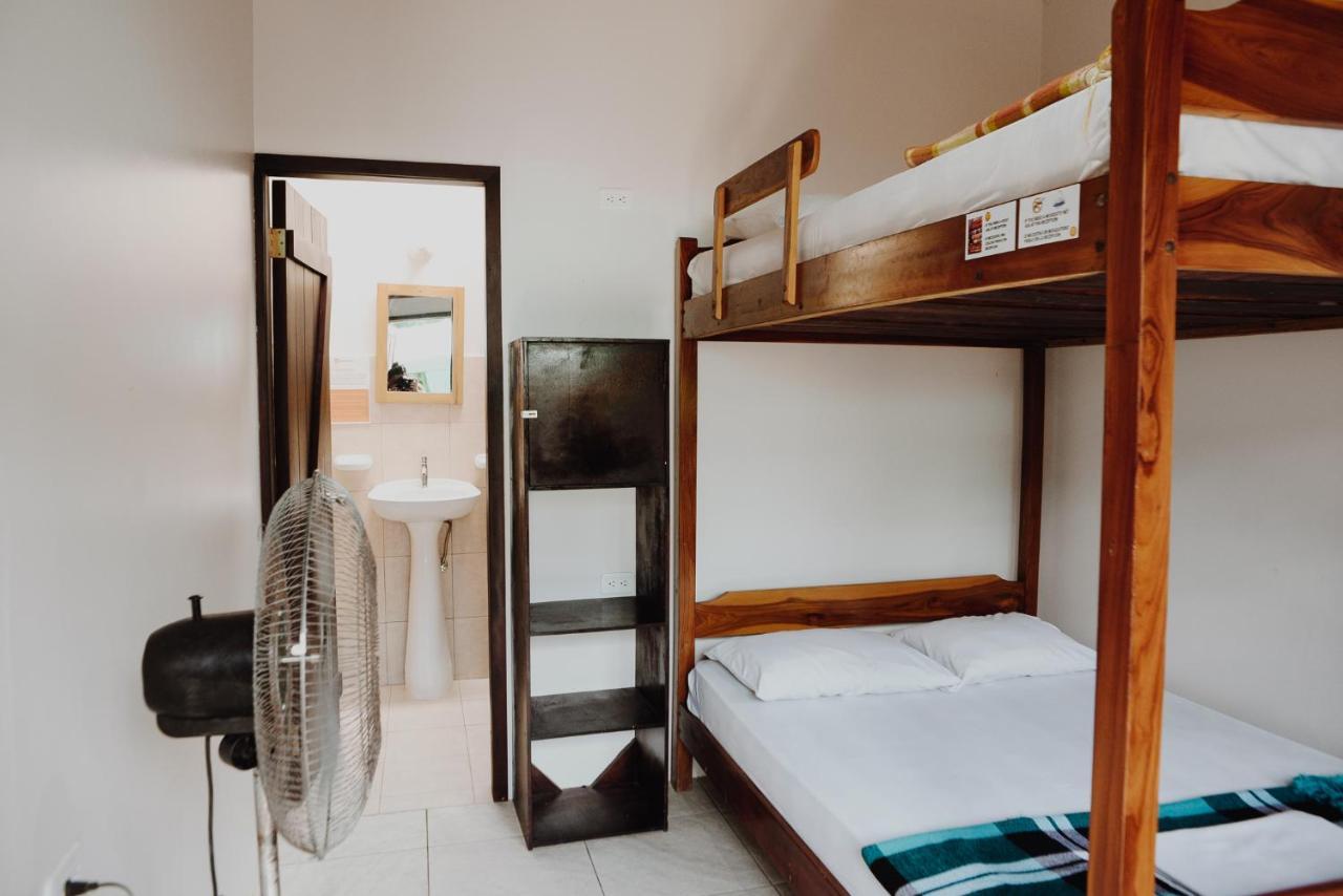 Esperanto Bed & Breakfast Surf Hostel Montañita Extérieur photo